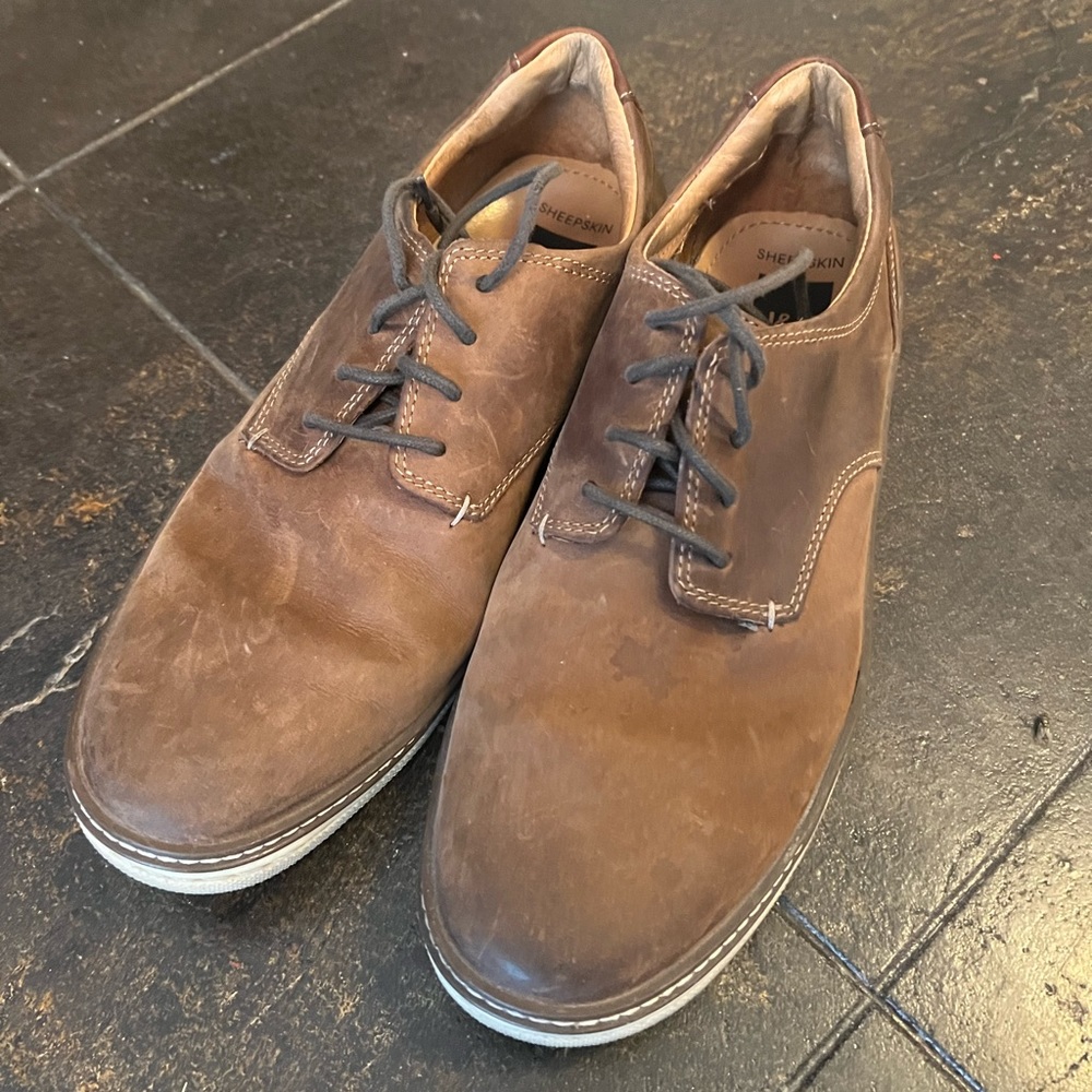 Johnston and Murphy Oxfords. Size 10